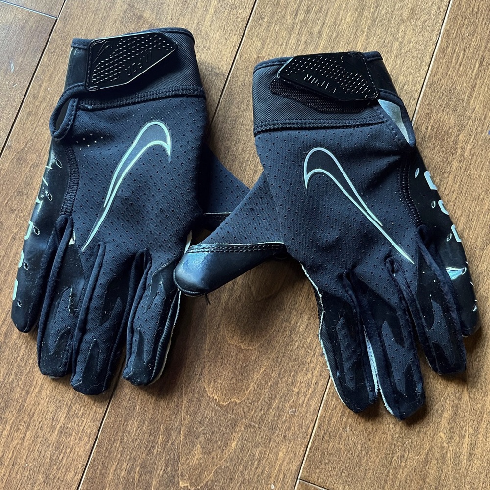 Nike football gloves